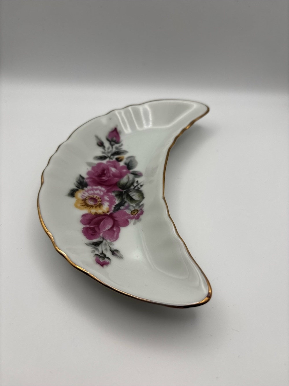Vintage Crescent Moon Shaped Porcelain Jewelry Dish Floral Design & Gold Rim - Picture 6 of 6